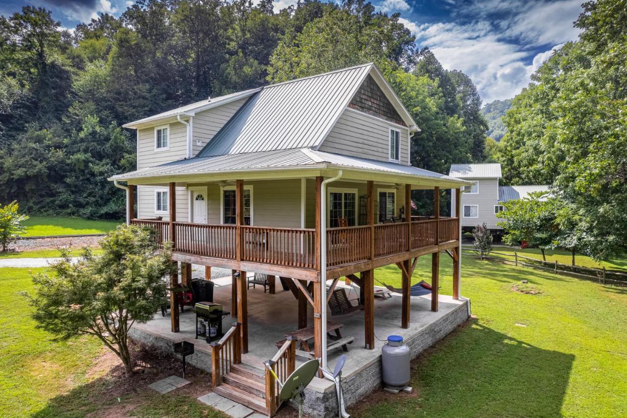 Full Stream Ahead Villa Whittier Exterior photo